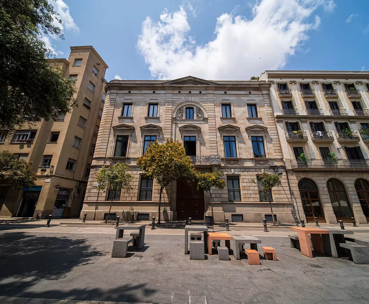 Façana del Palau Martorell al Carrer Ample, a Barcelona